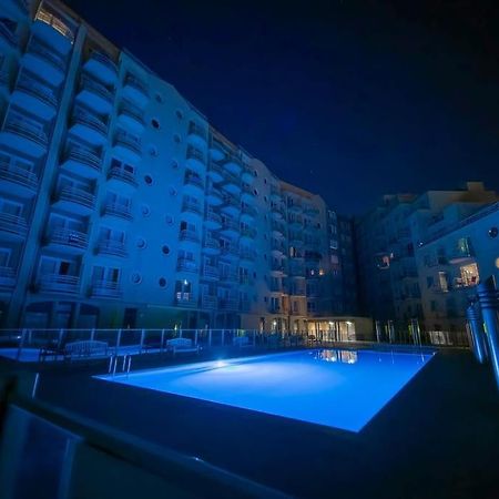 Cozy Studio With Pool Close To The Sea Oostende Ngoại thất bức ảnh