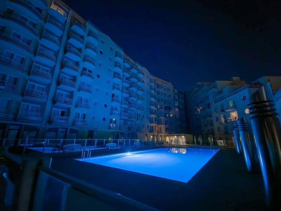 Cozy Studio With Pool Close To The Sea Oostende Ngoại thất bức ảnh